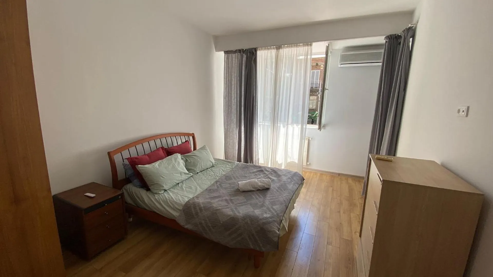 Modern Vake Park Apartment Tbilisi Georgien
